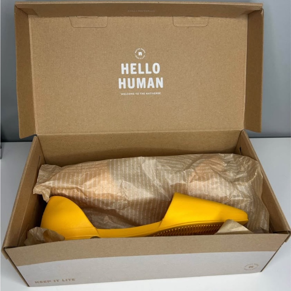 Native Women's Audrey Flats in Groovy Yellow - Picture 4 of 5